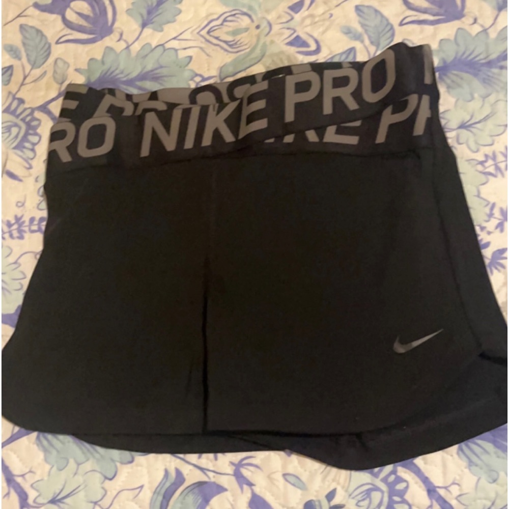 Woman’s Nike pro shorts